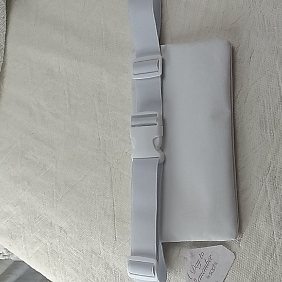 A Day to Remember Bridal waist pack by Sophi Bride in White 27 to 50 inches - Picture 6 of 6